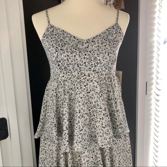 New Black & White Floral Multi Tiered Dress Size M - Picture 3 of 15